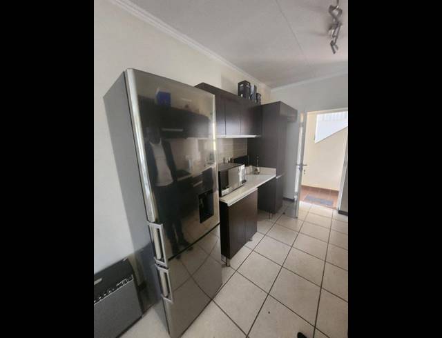 2 BEDROOM TOWNHOUSE FOR SALE IN OAKDENE